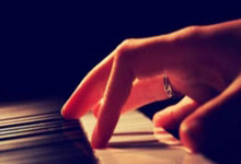 华体会体育官网:云达不莱梅vs门兴格拉德巴赫:安德烈-席尔瓦、施密德首发,板仓滉、普莱亚出战.